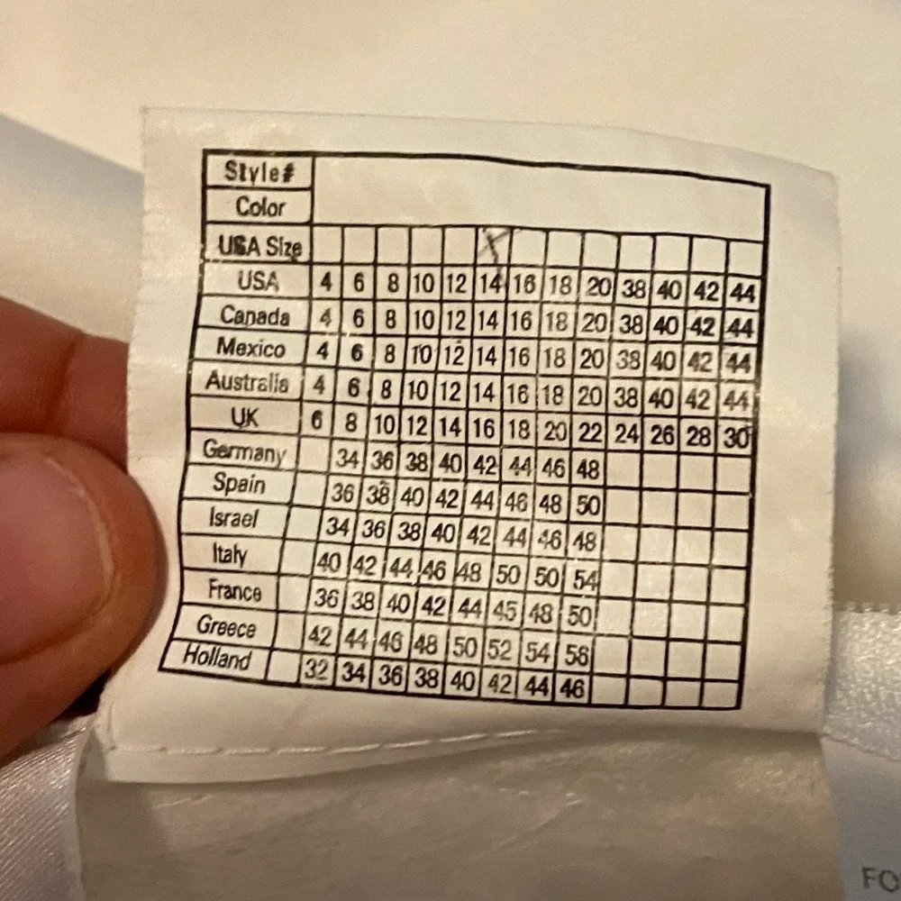 Mon Cheri Wedding dress size 14 - Picture 16 of 16